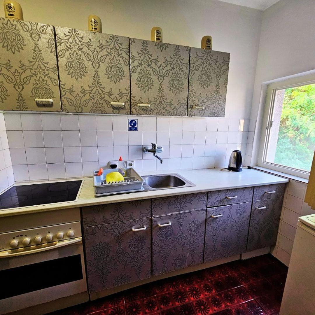 Prenociste Chardak Hotel Tuzla Luaran gambar