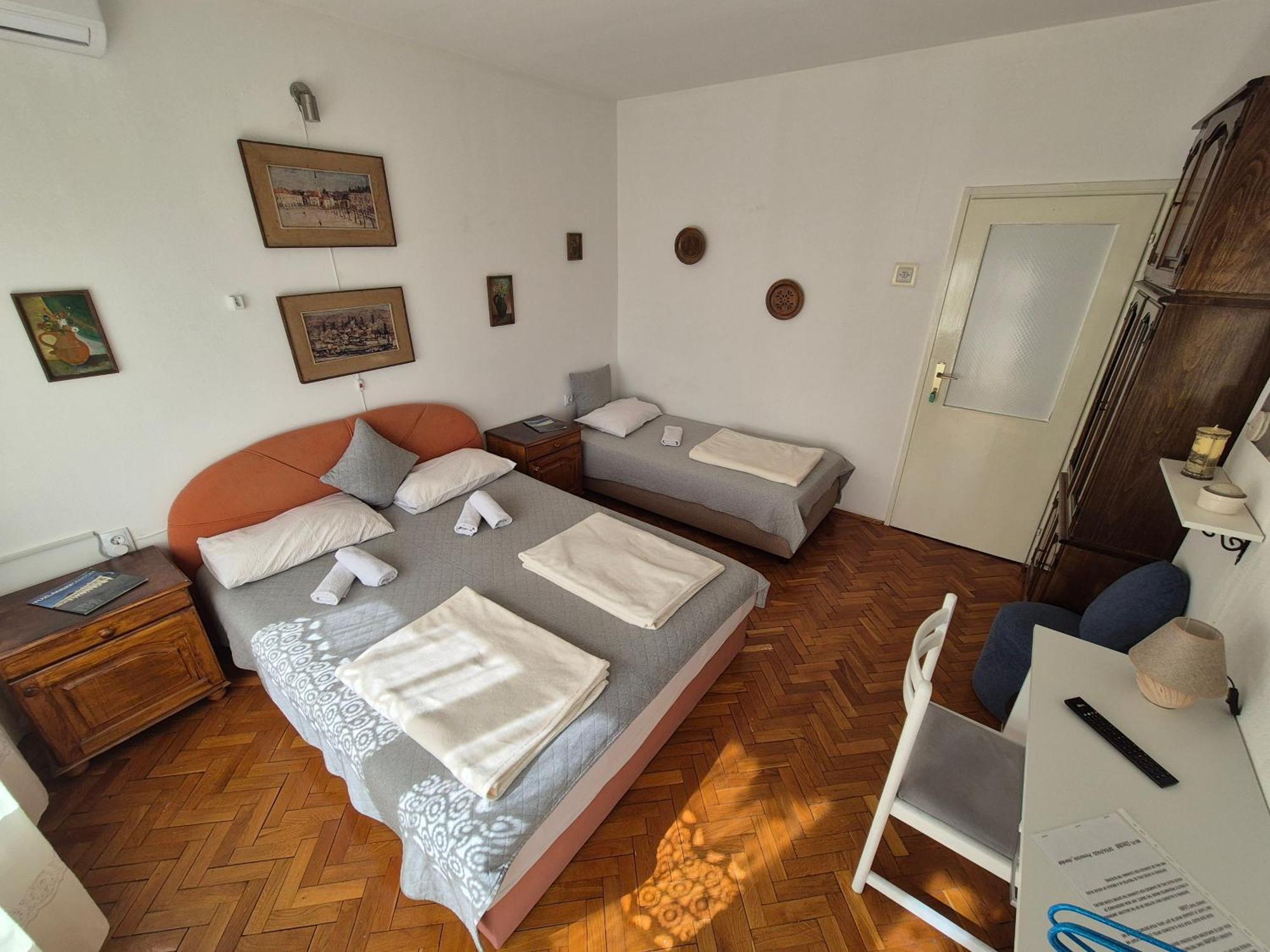 Prenociste Chardak Hotel Tuzla Luaran gambar