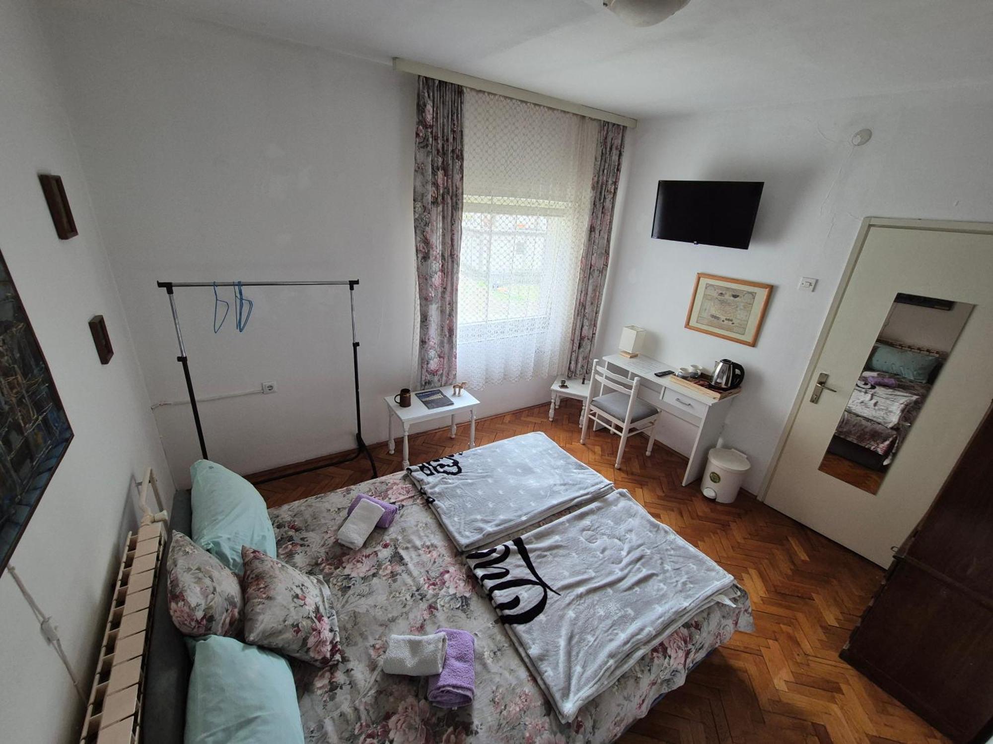 Prenociste Chardak Hotel Tuzla Luaran gambar